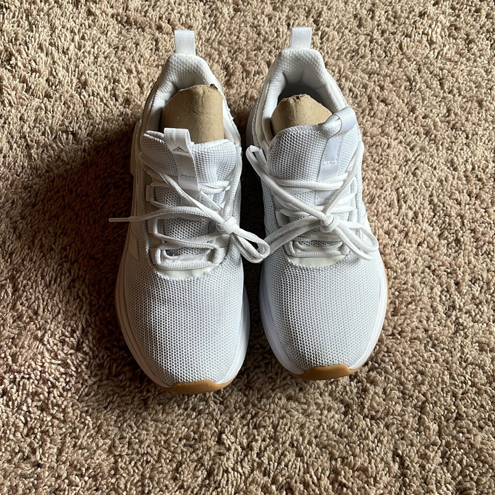 WOMEN'S ADIDAS RACER TR23 SNEAKERS size 8.